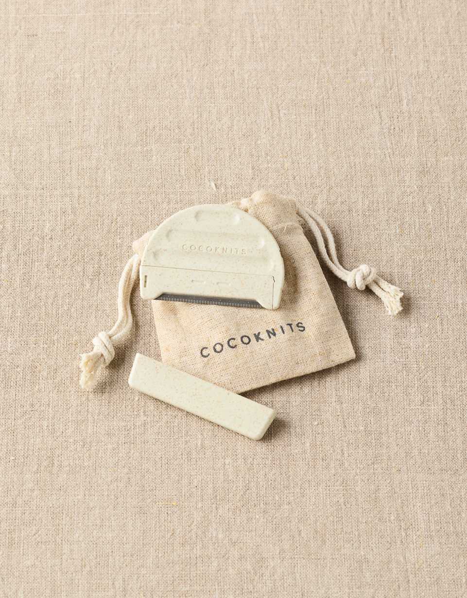 Cocoknits - Fuzz Off Comb II