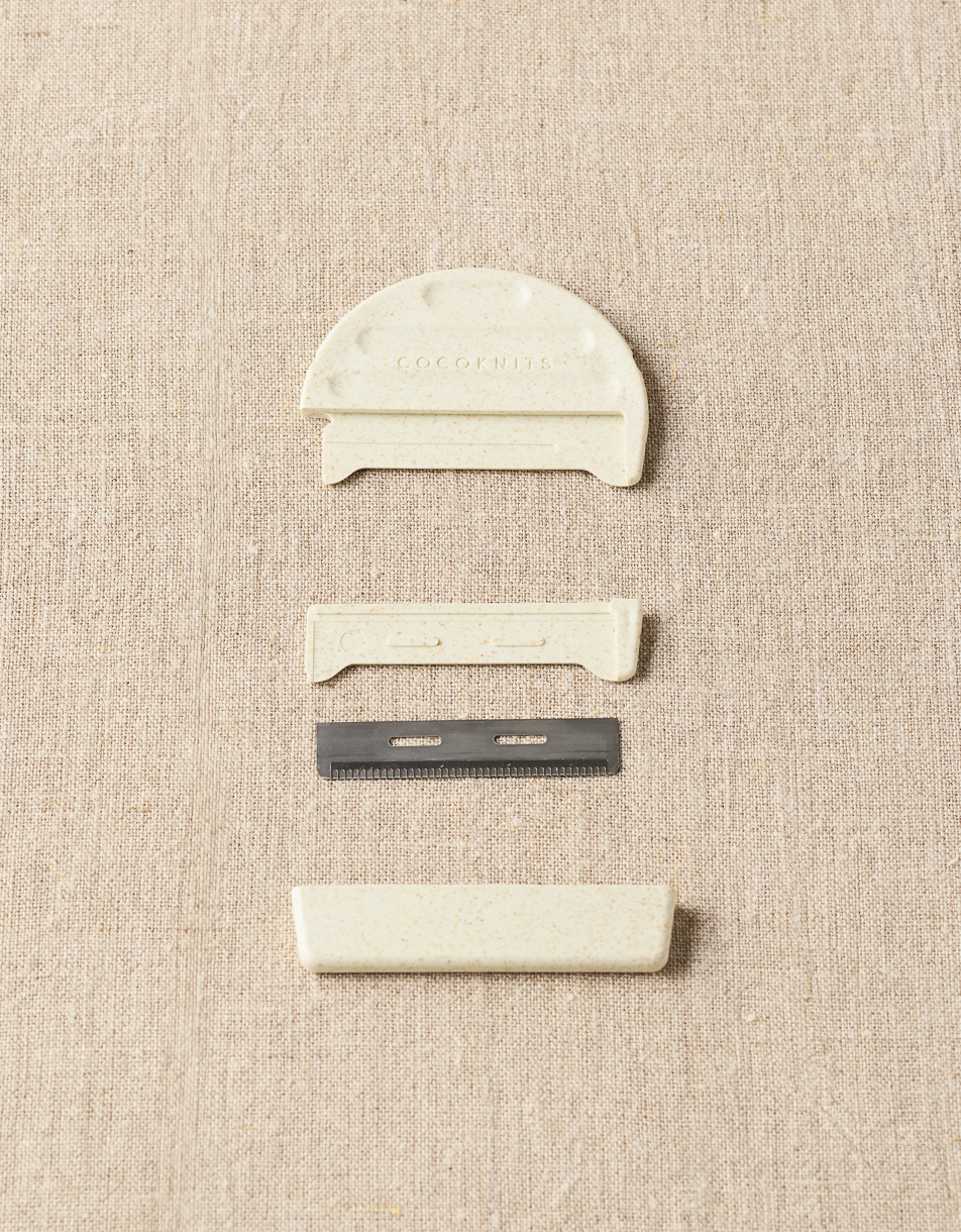 Cocoknits - Fuzz Off Comb II